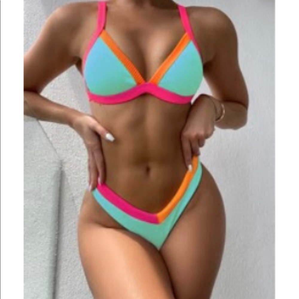 Shein-Triangle Bikini Swimsuit - Picture 4 of 4